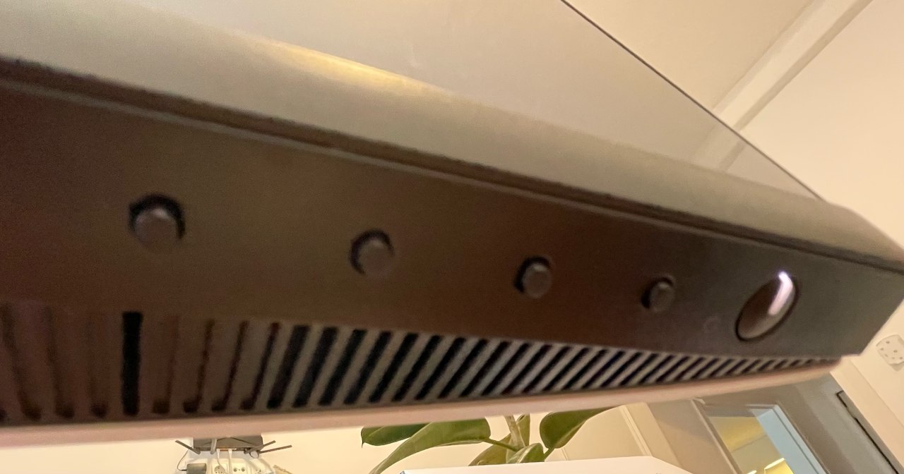 Bottom corner buttons